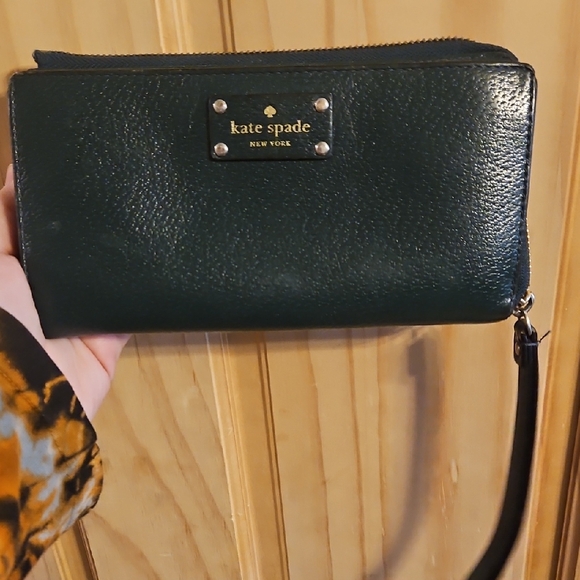 kate spade Handbags - Kate Spade Dark Green Wristlet